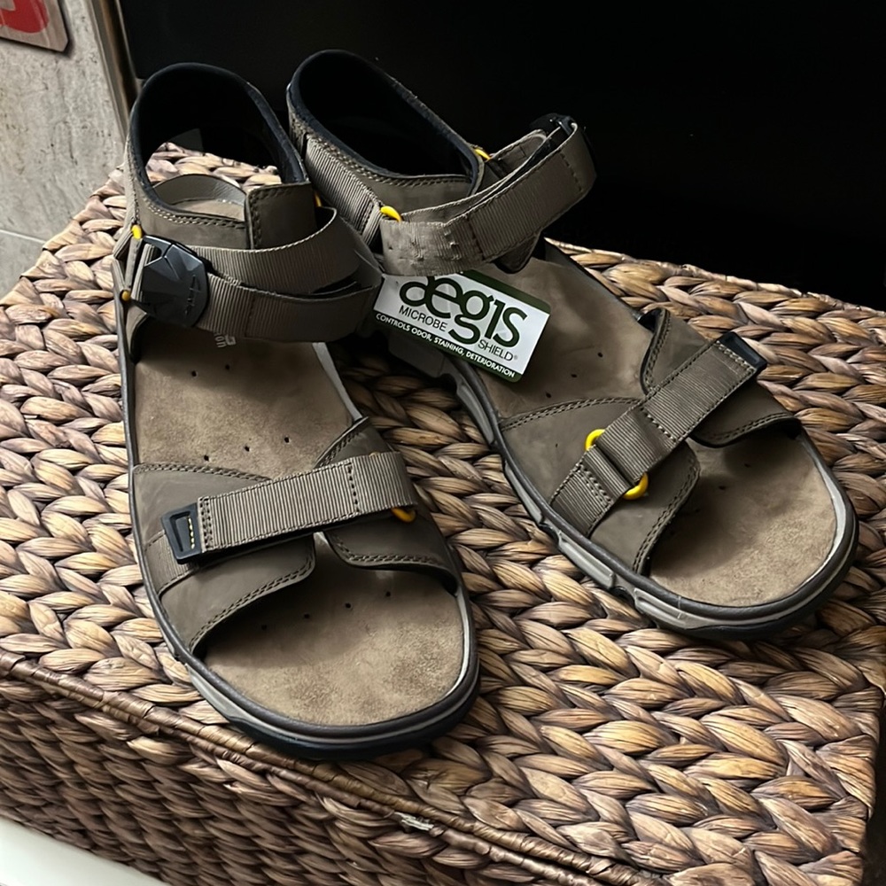 BRAND NEW Clarks Men’s Explore Part Sandals! NWT 14M
